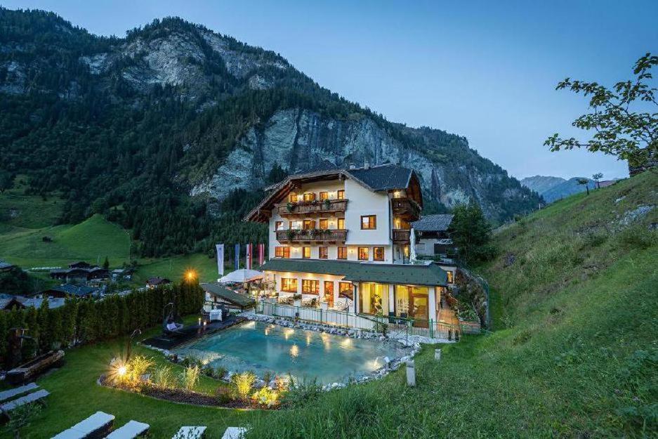 Naturhotel Huettenwirt Im Grossarltal Hüttschlag Buitenkant foto